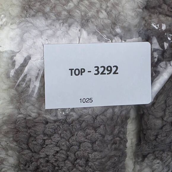 Maurices Gray White Buffalo Check Sherpa Vest M - Picture 6 of 6